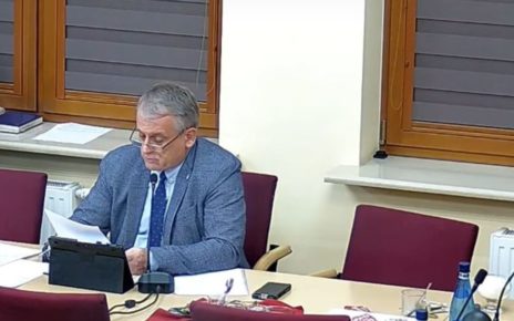 Jarosław Świerczyński na sesji Rady Miejskiej